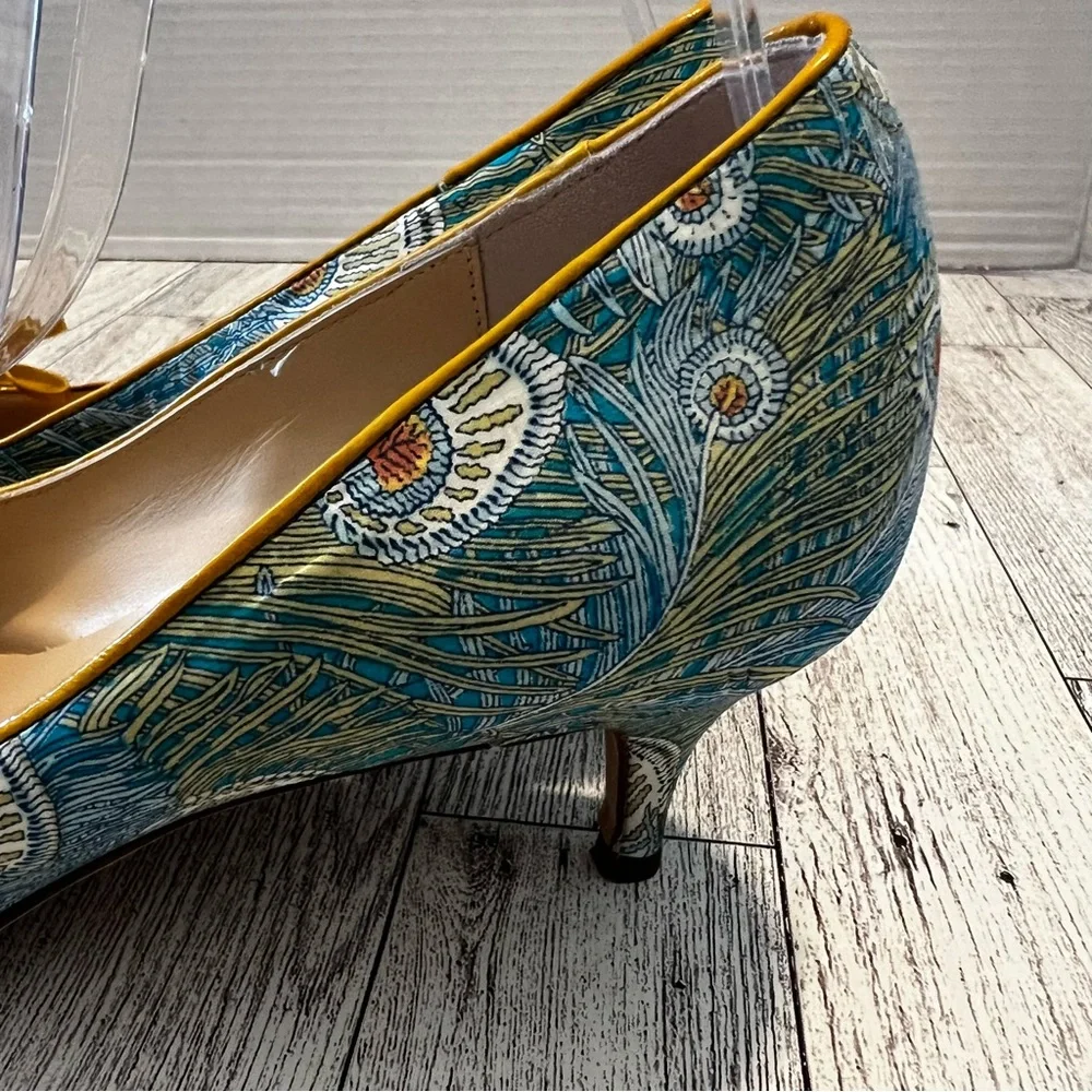 Butter by Lavorazione Artigiana Peacock Leather Bow Kitten Heel Size 7.5AA Italy